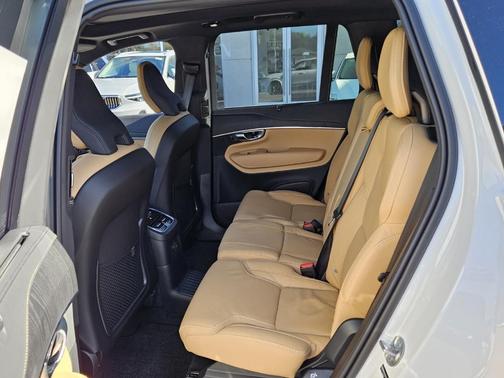 2025 Volvo XC90 Plug-In Hybrid T8 Ultra 7-Seater