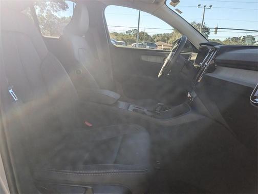 2026 Volvo XC40 B4 Core