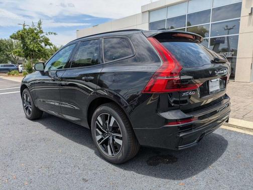 Onyx Black 2026 Volvo XC60 B5 Core