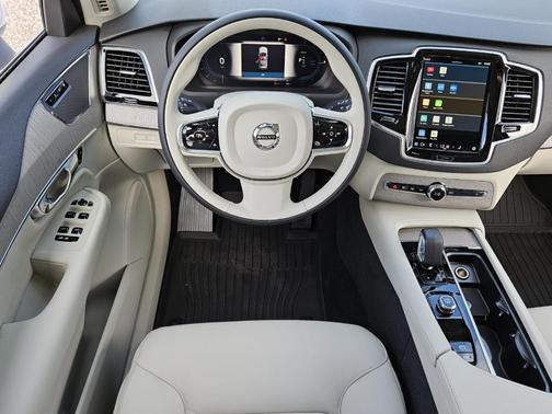 2025 Volvo XC90 Plug-In Hybrid T8 Plus 7-Seater