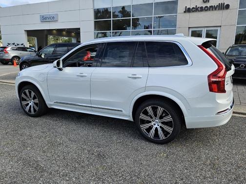 2025 Volvo XC90 Plug-In Hybrid T8 Plus 7-Seater
