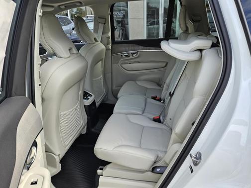 2025 Volvo XC90 Plug-In Hybrid T8 Plus 7-Seater