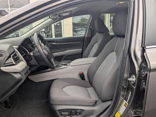 2024 Toyota Camry Hybrid LE