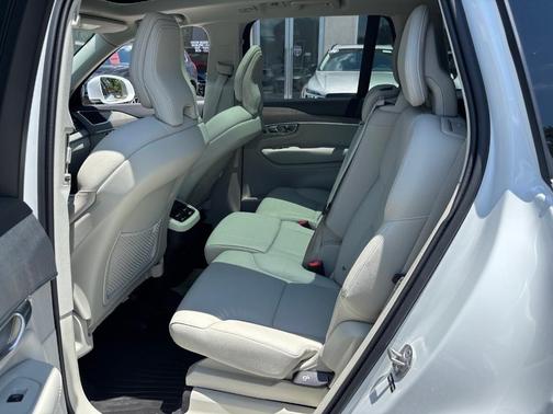 2025 Volvo XC90 B6 Plus 7-Seater