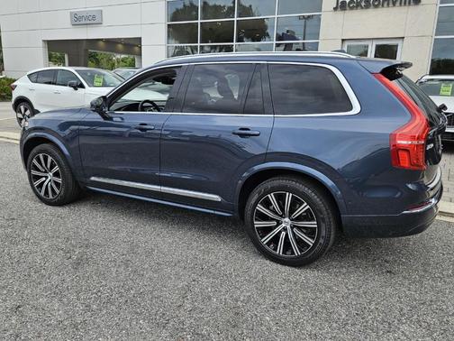 2024 Volvo XC90 B5 Plus Bright Theme