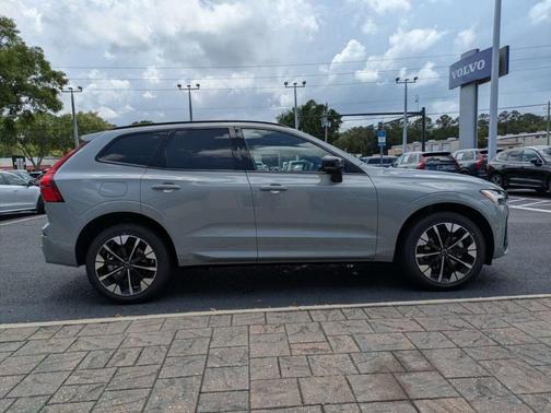 Vapour Grey 2026 Volvo XC60 B5 Plus