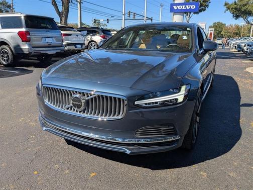 2024 Volvo S90 Recharge Plug-In Hybrid T8 Ultimate