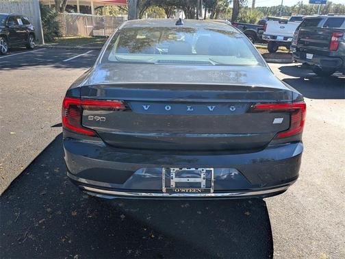 2024 Volvo S90 Recharge Plug-In Hybrid T8 Ultimate