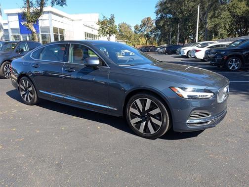 2024 Volvo S90 Recharge Plug-In Hybrid T8 Ultimate