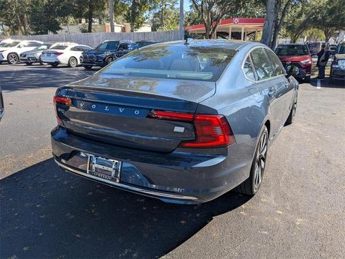 2024 Volvo S90 Recharge Plug-In Hybrid T8 Ultimate