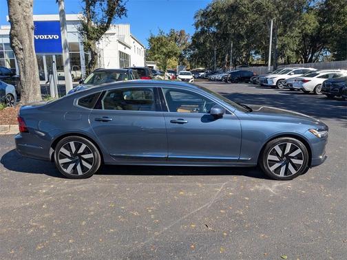2024 Volvo S90 Recharge Plug-In Hybrid T8 Ultimate