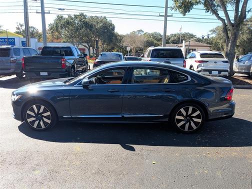 2024 Volvo S90 Recharge Plug-In Hybrid T8 Ultimate