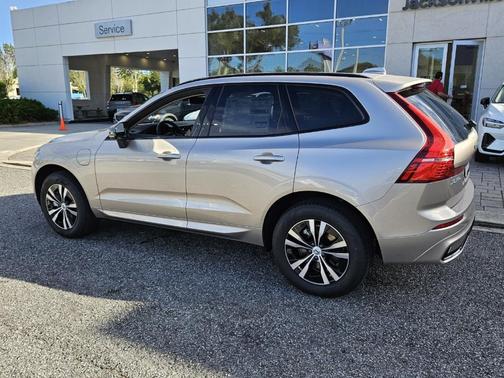 2025 Volvo XC60 Plug-In Hybrid T8 Core