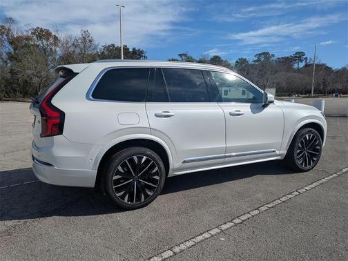 2026 Volvo XC90 Plug-In Hybrid T8 Plus 7-Seater