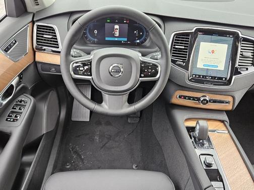 2025 Volvo XC90 B6 Plus 7-Seater