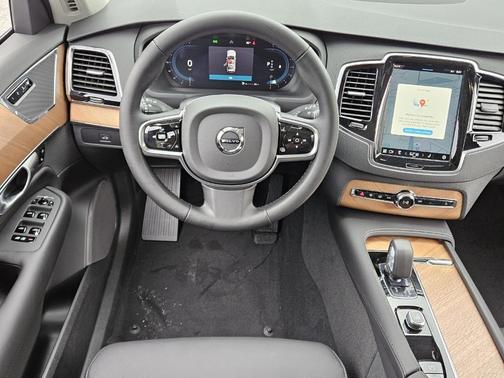 2025 Volvo XC90 B6 Plus 7-Seater