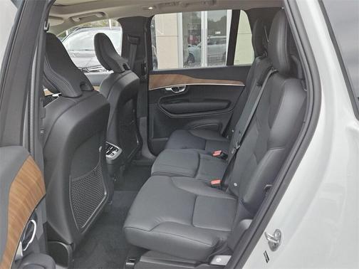 2025 Volvo XC90 B6 Plus 7-Seater