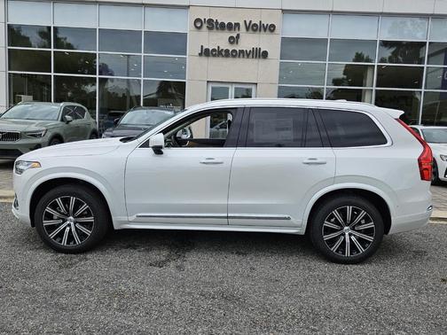 2025 Volvo XC90 B6 Plus 7-Seater