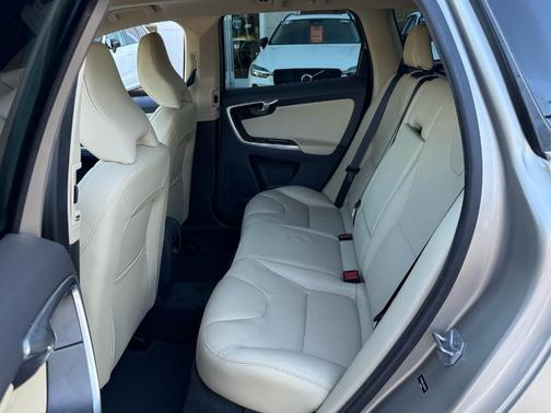 2016 Volvo XC60 T5 Premier