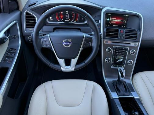 2016 Volvo XC60 T5 Premier