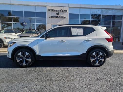 2024 Volvo XC40 B5 Core