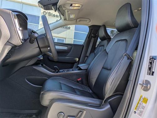 2024 Volvo XC40 B5 Core