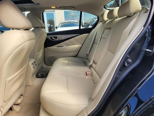 2015 INFINITI Q50 Premium