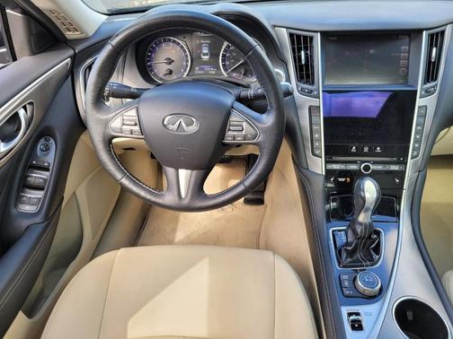 2015 INFINITI Q50 Premium