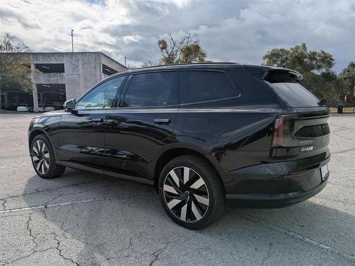 2025 Volvo EX90 Twin Motor Performance Plus 6-Seater