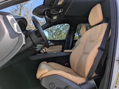 2019 Volvo XC60 T5 Momentum