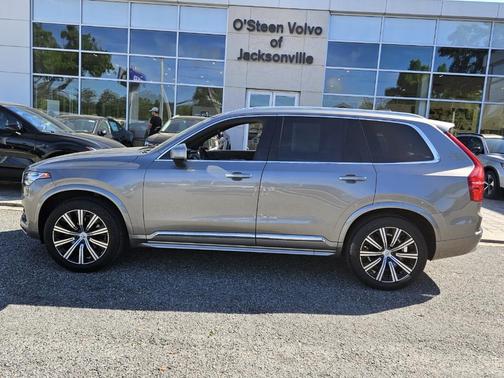2022 Volvo XC90 T6 Inscription 7 Passenger