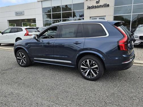 2026 Volvo XC90 B6 Core