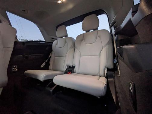 2026 Volvo XC90 B6 Ultra 6-Seater