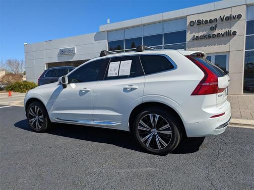 2023 Volvo XC60 B5 Ultimate Bright Theme