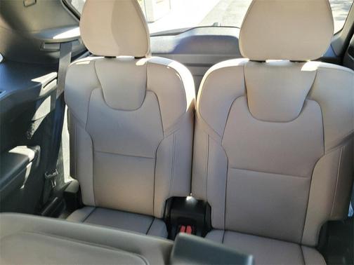 2026 Volvo XC90 B6 Core