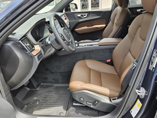 2025 Volvo XC60 Plug-In Hybrid T8 Plus