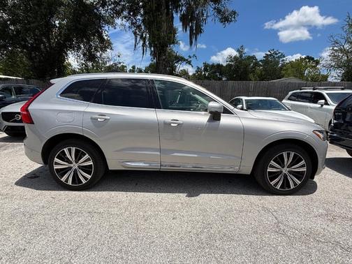 2022 Volvo XC60 B5 Inscription