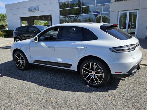 2022 Porsche Macan Base