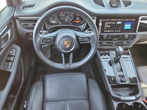 2022 Porsche Macan Base