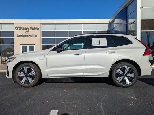 2025 Volvo XC60 Plug-In Hybrid T8 Core