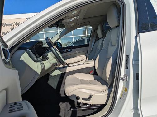 2025 Volvo XC60 Plug-In Hybrid T8 Core