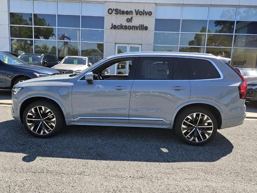 2025 Volvo XC90 Plug-In Hybrid T8 Plus 6-Seater