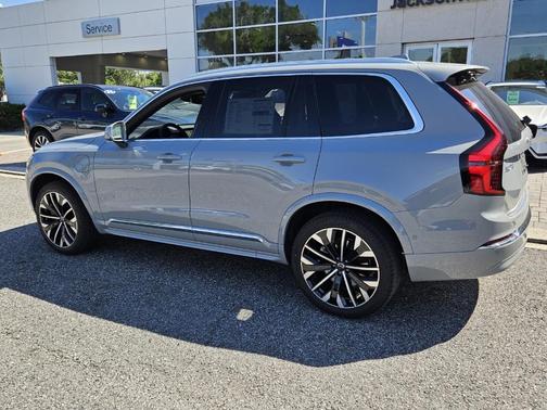 2025 Volvo XC90 Plug-In Hybrid T8 Plus 6-Seater