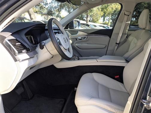 2023 Volvo XC90 B6 Plus 7-Seater