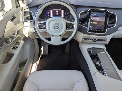 2023 Volvo XC90 B6 Plus 7-Seater