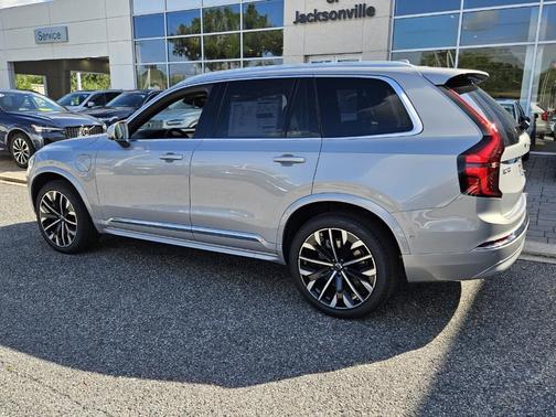 2025 Volvo XC90 Plug-In Hybrid T8 Plus 7-Seater