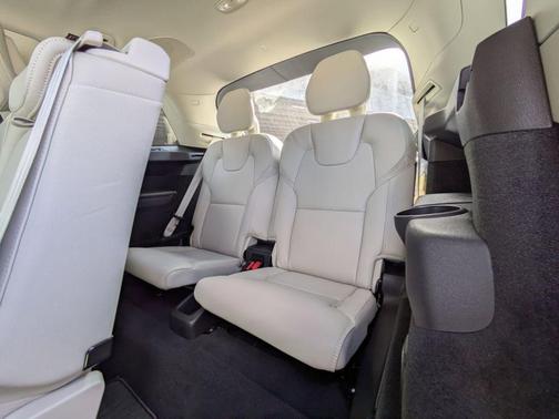 Denim Blue 2026 Volvo XC90 B6 Ultra 7-Seater