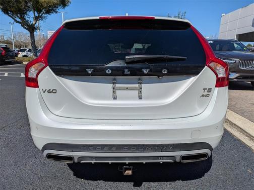 2018 Volvo V60 Cross Country T5