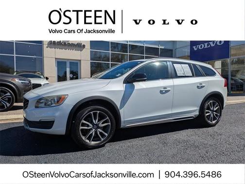2018 Volvo V60 Cross Country T5