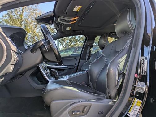 2016 Volvo S60 T6 Platinum